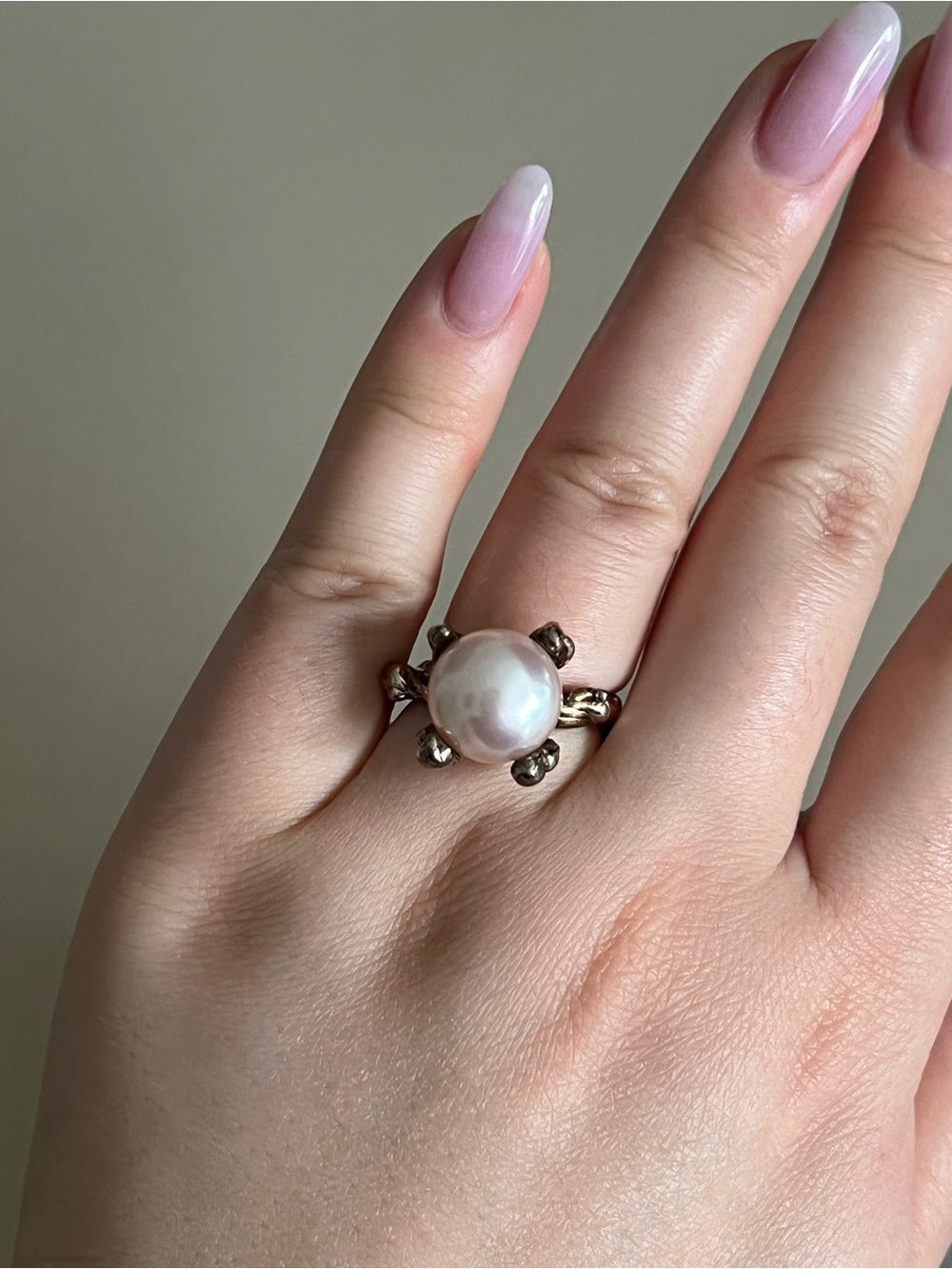 925 Silver Pearl Statement Ring with White and Pink Tone Natural Pearl